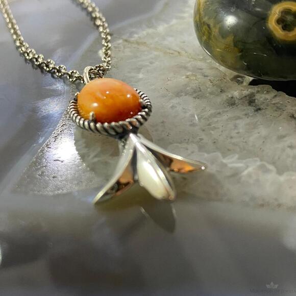 Carolyn Pollack Southwestern Style Silver Spiny Oyster Squash Pendant & Necklace - Picture 3 of 10